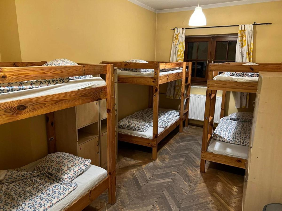 50 People Bis Apartament *