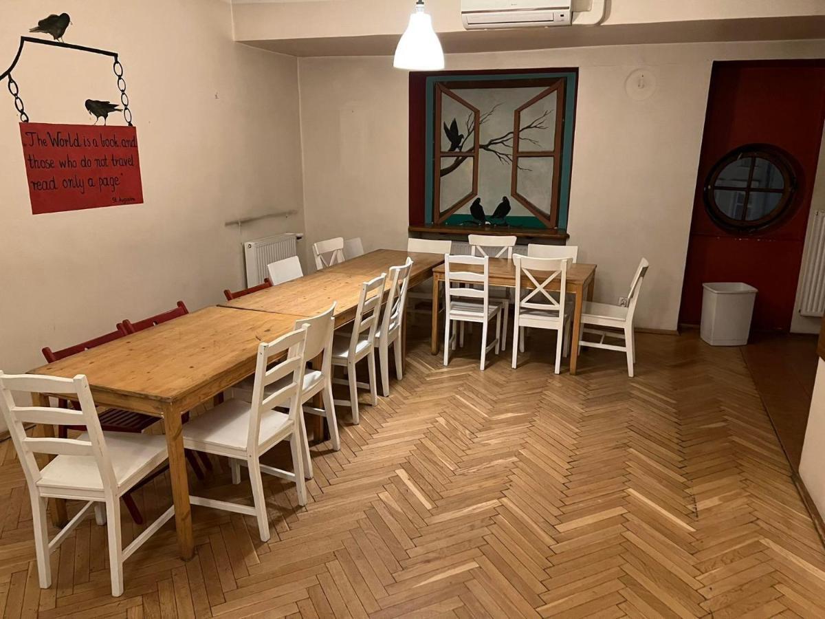 50 People Bis Apartament *