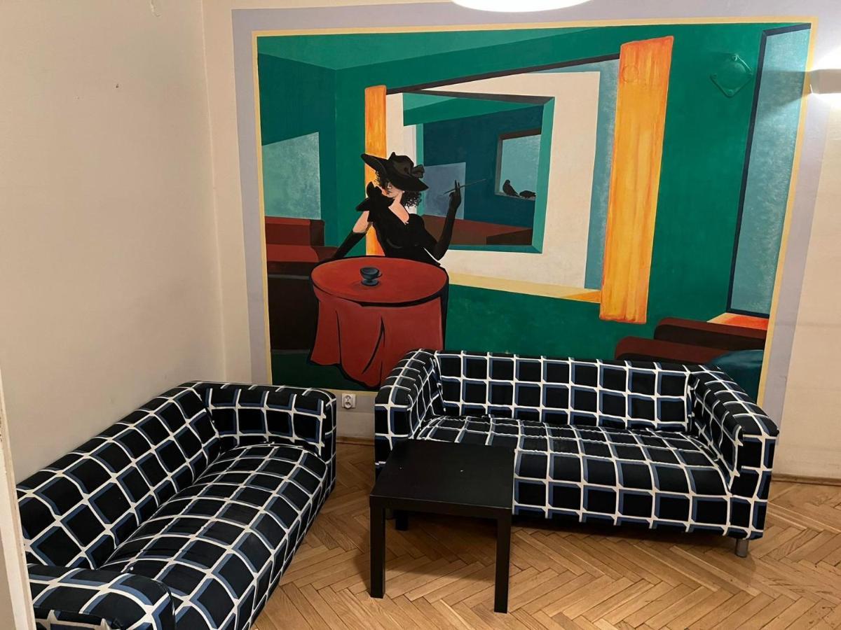 Apartament 50 People Bis
