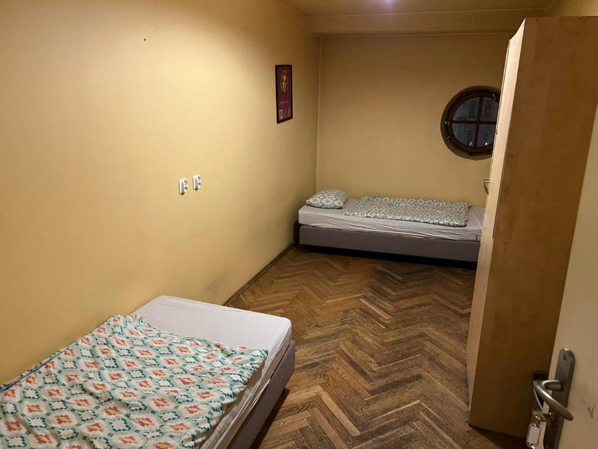 50 People Bis Apartment Krakow